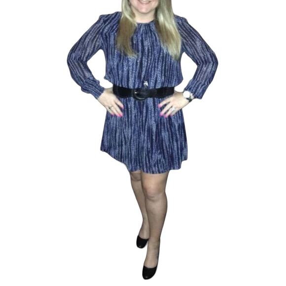 Michael Kors Blousson Dress with Shirred Waist and Keyhole at Back Sz Medium - Picture 3 of 8